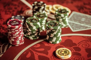 European Roulette wheel and betting interface on kenzototo alternatif live-dealer table
